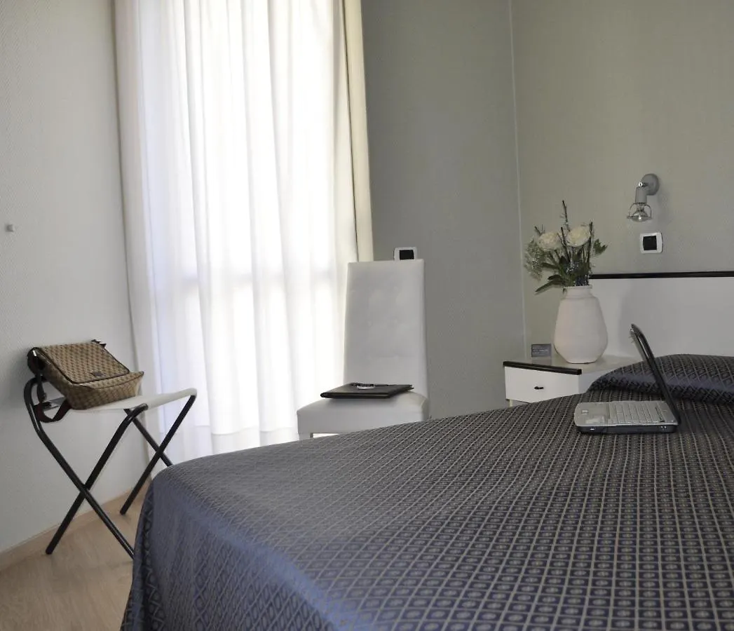 ***  Hotel Est Piombino Italy