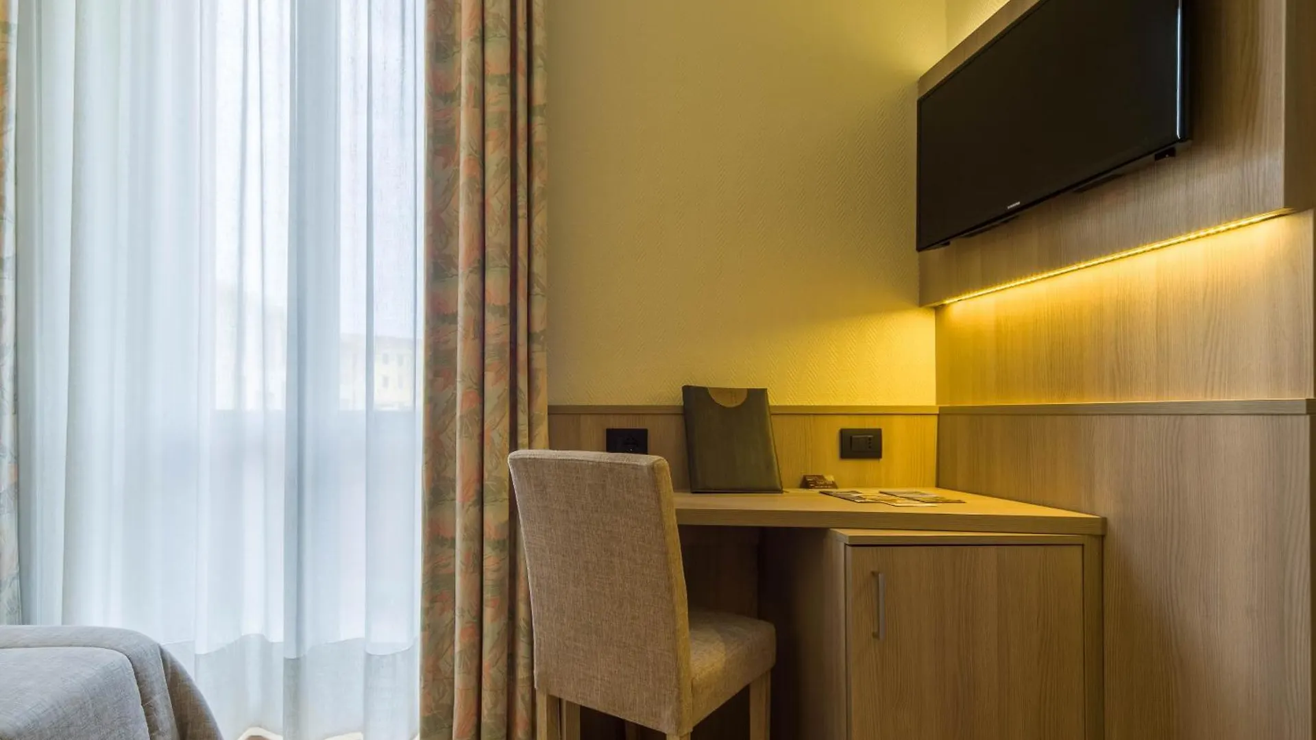 Hotel Est Piombino