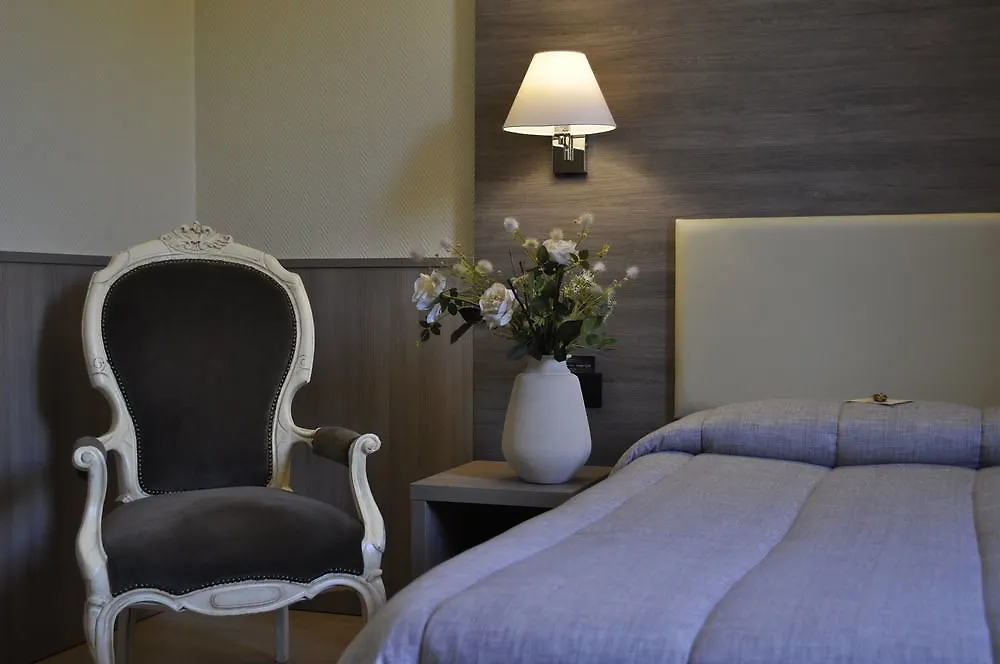 Hotel Est Piombino 3*,  Italy