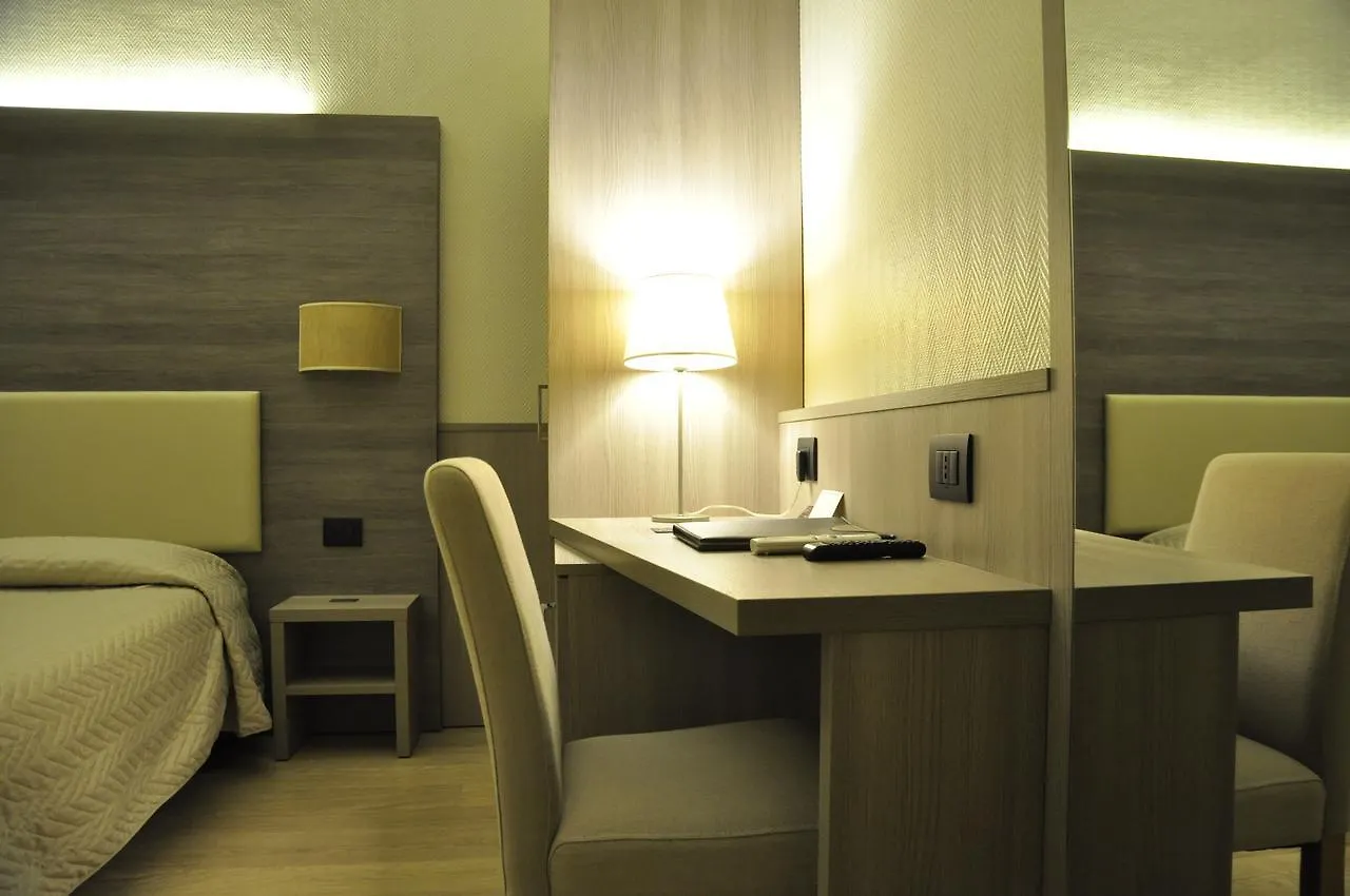 Hotel Est Piombino 3*,  Italy